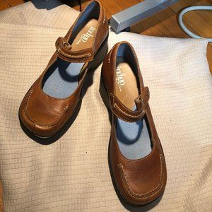 Indigo by Clarks Mary Jane shoes, tan, 6.5